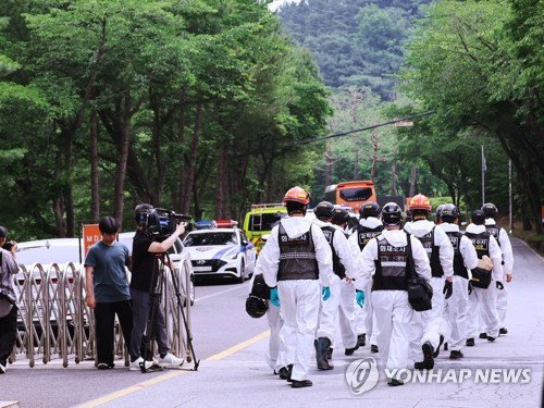 5명 사망 한화에어로 폭발, 세척기 잔류물에 '사고 단서'…손재일 대표 출금
