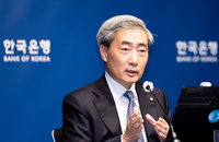 한은 총재 "금리 인상 늦출 이유 없다"…물가 안정 최우선