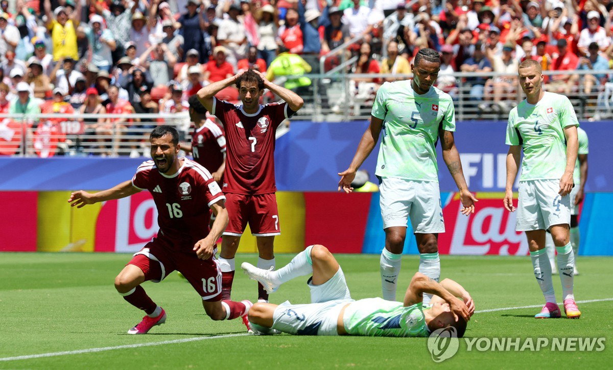 카타르, 후반 막판 극장골로 스위스와 1-1 무승부…월드컵 사상 첫 승점 획득