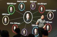 최태원 「1인 1에이전트」 승부수…SK, AI 대전환 '360도 전속력'