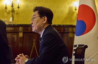 이재명 대통령, '잠실 시위 불법 엄단' 해외서 직접 경고