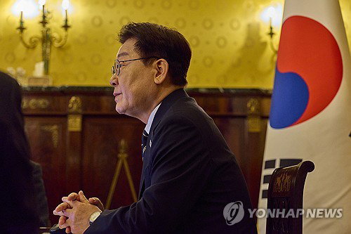이재명 대통령, '잠실 시위 불법 엄단' 해외서 직접 경고