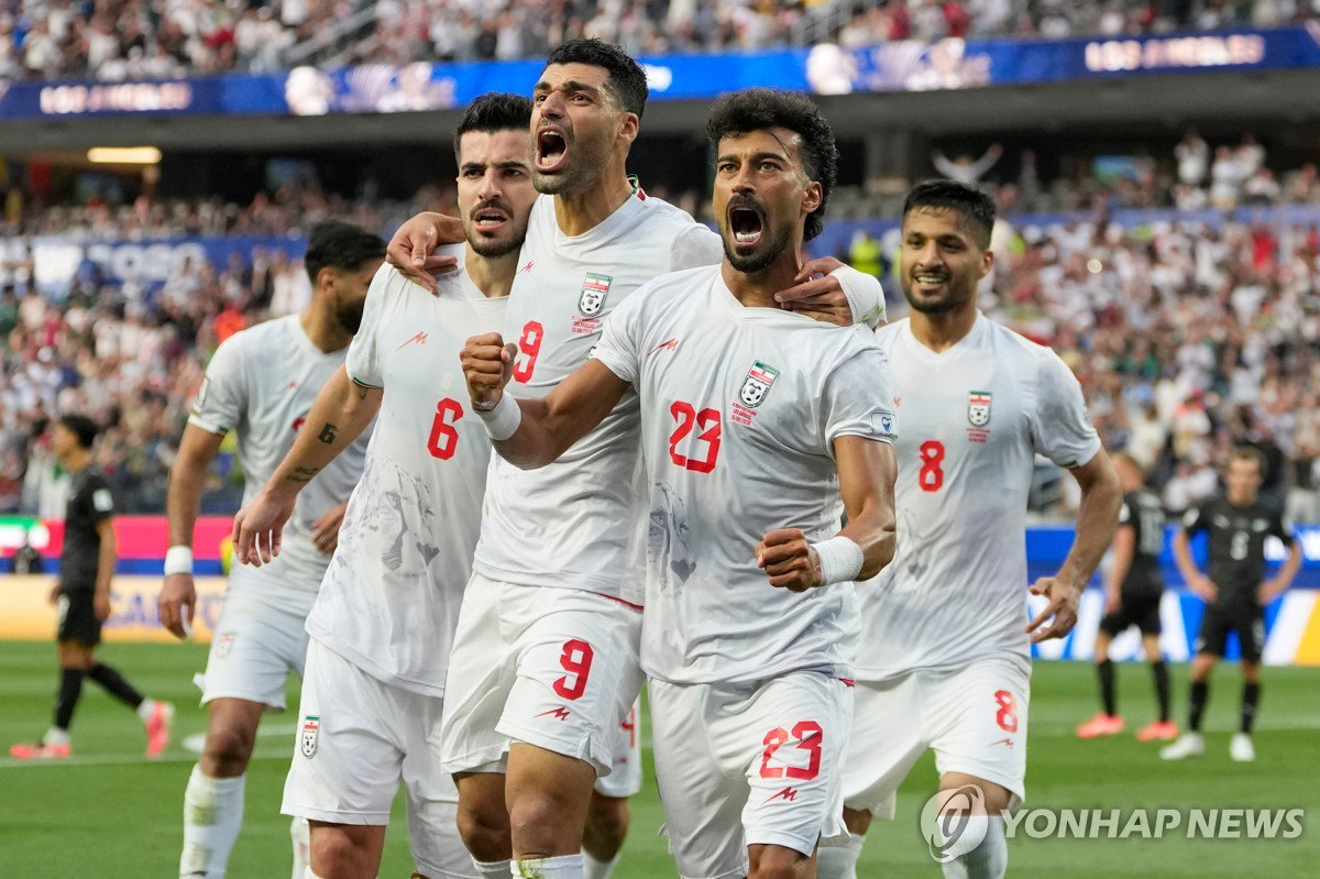 두 번 끌려가고도 포기 없었다…이란, 뉴질랜드와 2-2 극적 무승부