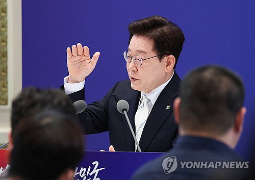 삼전 '초과이윤' 논쟁, 李대통령 신중론…주가 영향은?