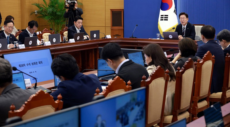 이재명 대통령, 수석보좌관회의 발언 이재명 대통령, 수석보좌관회의 발언