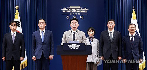 '대체불가' 이재명호, 2년차 핵심 참모진 '파격' 개편