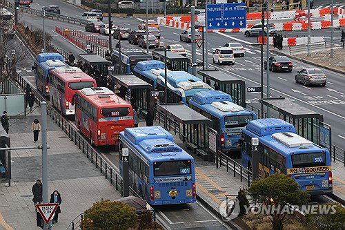 서울 70세 이상 버스 공짜?…지하철은 40년 만에 '이 나이'로 상향