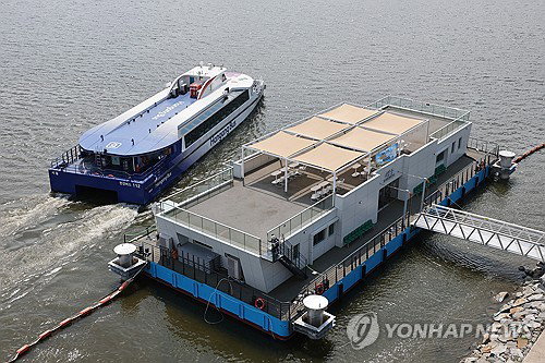 한강버스 안전 63표…野 '기습처리' 공방