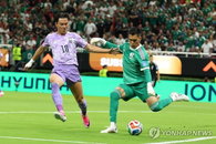 오현규, 남아공전 깜짝 선발 출격…손흥민, 월드컵 사상 첫 벤치 스타트