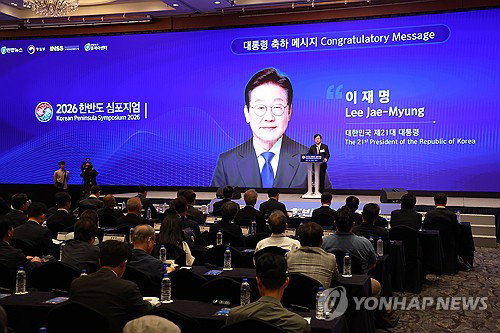 이재명 대통령, 복합위기 경고…'국익외교'로 돌파