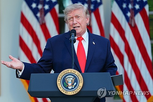 트럼프, 대북 비상사태 18년 연장…핵 넘어선 위협에 '초강경'