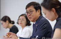 "축구협회 특별감사 실시"…최휘영 문체부 장관, 조별리그 탈락 책임 엄중 추궁 예고