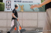 유튜브엔 쓴소리, 훈련장엔 없다…한국 스타 축구인들은 어디 갔나