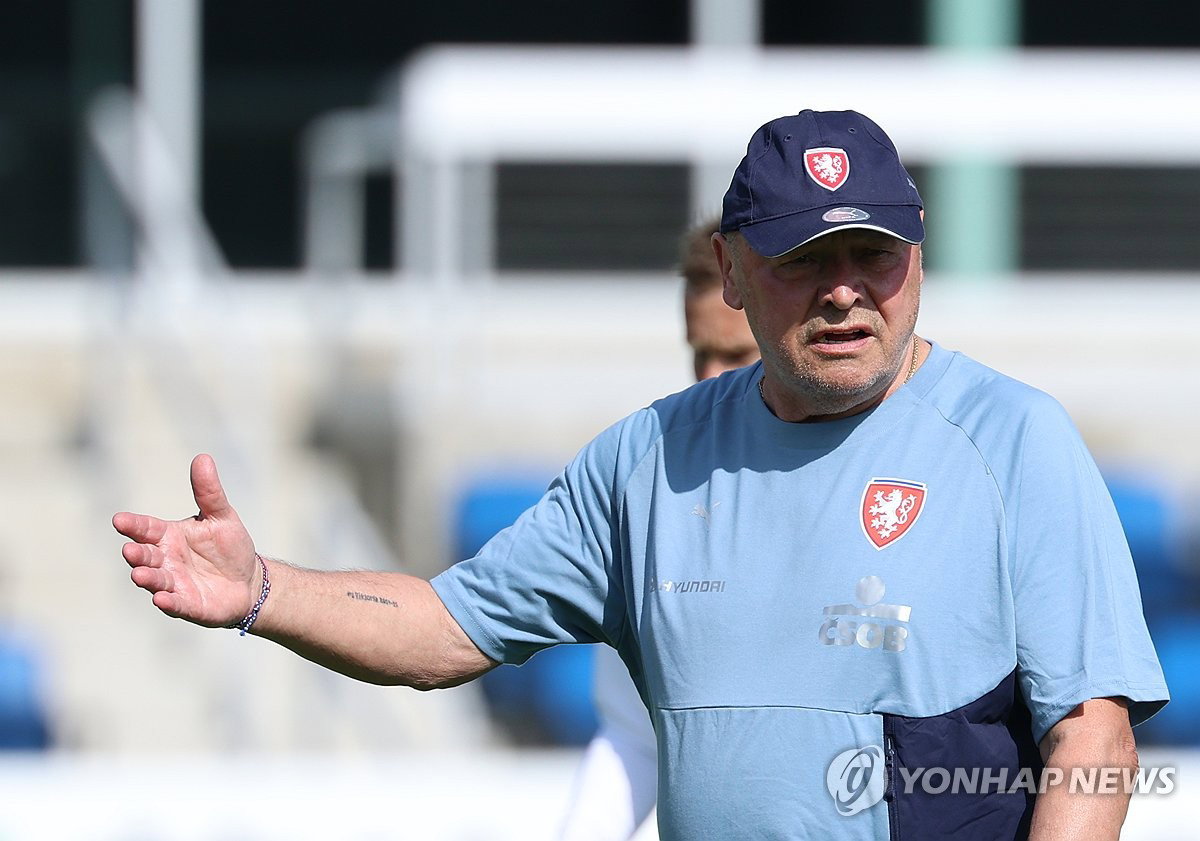 한국에 역전패 당한 체코, 코우베크 감독도 결국 사퇴…A조 탈락 두 팀 사령탑 모두 공석