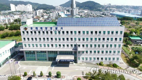 강원 삼척 해변, 한여름 '의문 시신'...40대 추정 남성 숨진 채 발견 충격