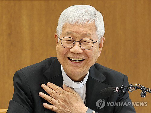 레오 14세 교황 '한반도 평화 의지' 강력 표명…상주 사제 파견 파격 제안