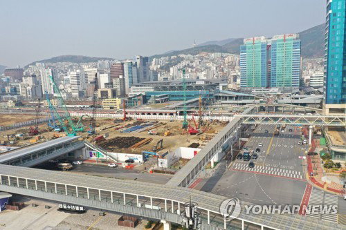 부산역-북항 관문 '3m 단차' 설계 부실…공사 중단·법정戰