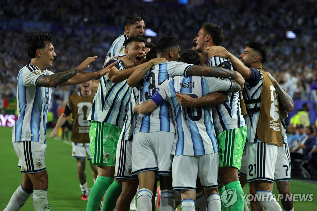 메시 선제골·통산 20호 역사…아르헨티나, 카보베르데 혈투 끝 3-2 연장 승리