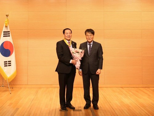 조선족 최초 '동백장' 권순기, 부패 혐의 조사… 한중 파장