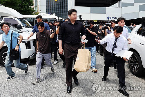 장윤기 父-수사팀 유착 의혹…광산서 전격 압수수색