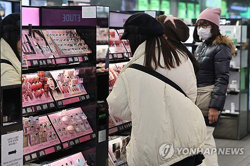 5.8억弗 K-뷰티 日수출 훈풍…'상표권 암초' 비상