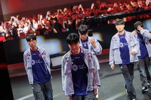T1, G2에 발목 잡혔다…MSI 9년 王座 탈환 '좌절'