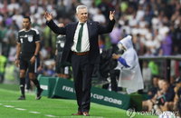 '개최국의 굴욕' 멕시코, 아기레 감독 전격 경질…레전드 마르케스가 새 역사 쓴다