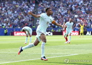 음바페, 8골·3도움으로 골든 부트 선두…메시와 득점 동률, 도움에서 앞섰다