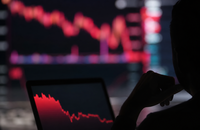 트럼프 일가 '주가 95% 폭락'…암호화폐 시장 명암 교차