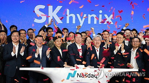 SK하이닉스 나스닥 주가 13% 폭등… 최태원 '수백조' 대미 투자 파장