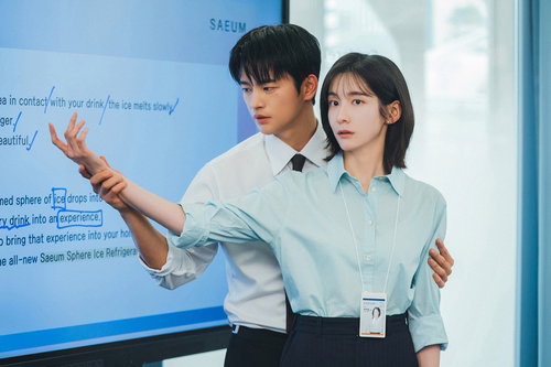 '영혼체인지' 파격 변신! 오피스물, 최고 13.6%로 안방극장 장악