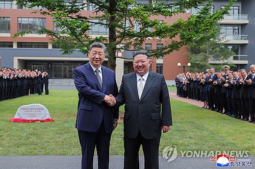 북중 우호조약 65주년, '압록강 물처럼' 흔들림 없는 밀착 과시