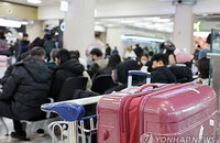 제주 81편 결항, 신호등 추락...초속 20m 강풍 비상