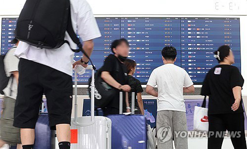 겨우 3.8일 여름휴가?…기업들 8월 초 '짧고 굵게' 인파 비상