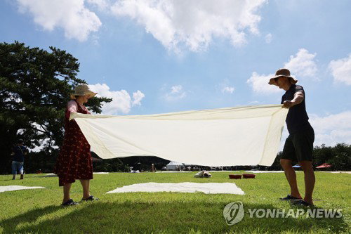 제주 갈옷, 자연의 색으로 물들다…'천연염색 축제' 600명 한정!