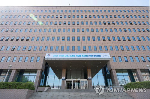 '지옥 같던 도축장'에 몽골인 숙련공 12명 첫 발... '구인난 해소' 기대감 폭발