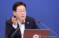李 대통령, '물가 쇼크'에 유통 '직접 개입' 천명