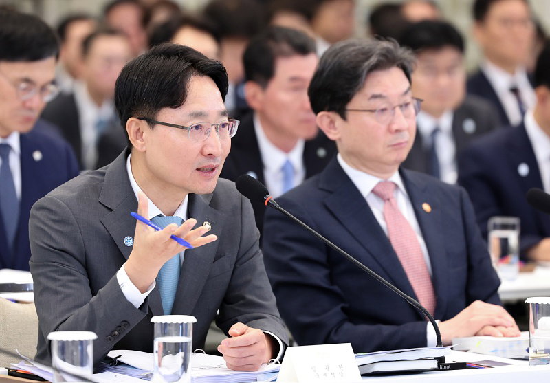 업무보고하는 임광현 국세청장 NTS Commissioner Lim Kwang-hyun delivers work briefing