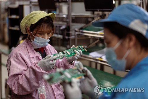中 전력 5.3% 폭증...데이터가 2024년치 삼켰다