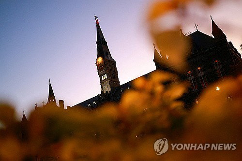 트럼프, 美 유학길 '4년 빗장'…F-1 비자 전격 제한 '초비상'