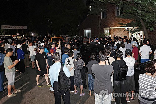 잠실 투표소, 연장 미준수-새벽 외부 침입 '파장'