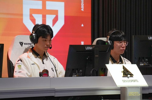 '쵸비' 백도어 극장! 젠지, 징동 2:0 완파하고 EWC 4강 직행