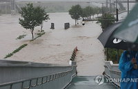 서울, 밤샘 폭우에 '침수경보'…동부간선 통제 '출근길 비상'