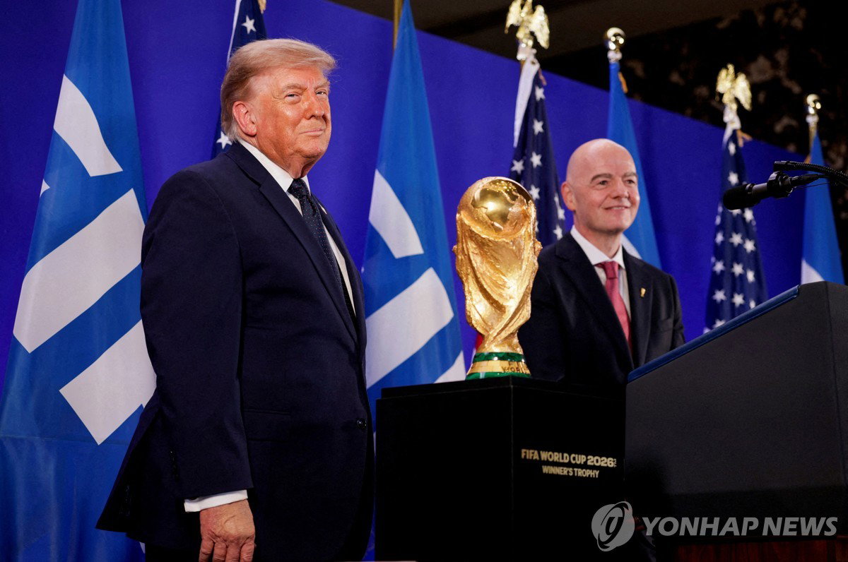 트럼프도 한마디 했다…