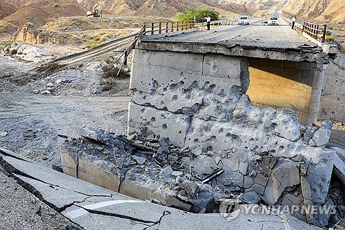 '보복 선언' 美, 이란 게슘섬 6발 맹폭…중동 정세 격랑 속