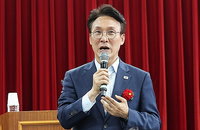 김민석 '대통령 희망 물 보탤 것'…3천만원 기탁금 인상 '맹공'