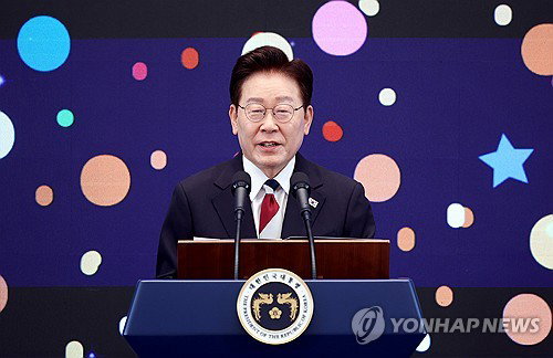 38년 만 첫 개최…李대통령 부부, 부산 세계유산위 빛낸 의미는?