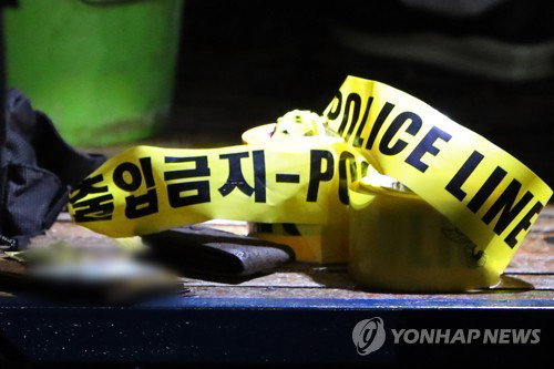 구독자 130명 방송서 '음독 생중계' 사망...SNS, 죽음마저 외면하는가