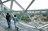 서울시청 '하늘전망대' 열흘 만에 7천명 돌파…夜개방 검토에 도심 들썩