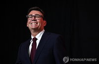 「2년 천하」 스타머 물러났다…'초고속' 버넘, 英 10년 6번째 총리